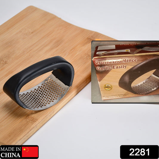 Stainless Steel Garlic Presser / Crusher (Multicolor)